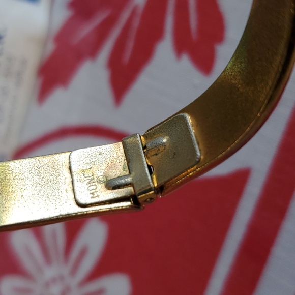 3/$25 Stunning silver and gold tone shell bracelet Vintage - Picture 10 of 10